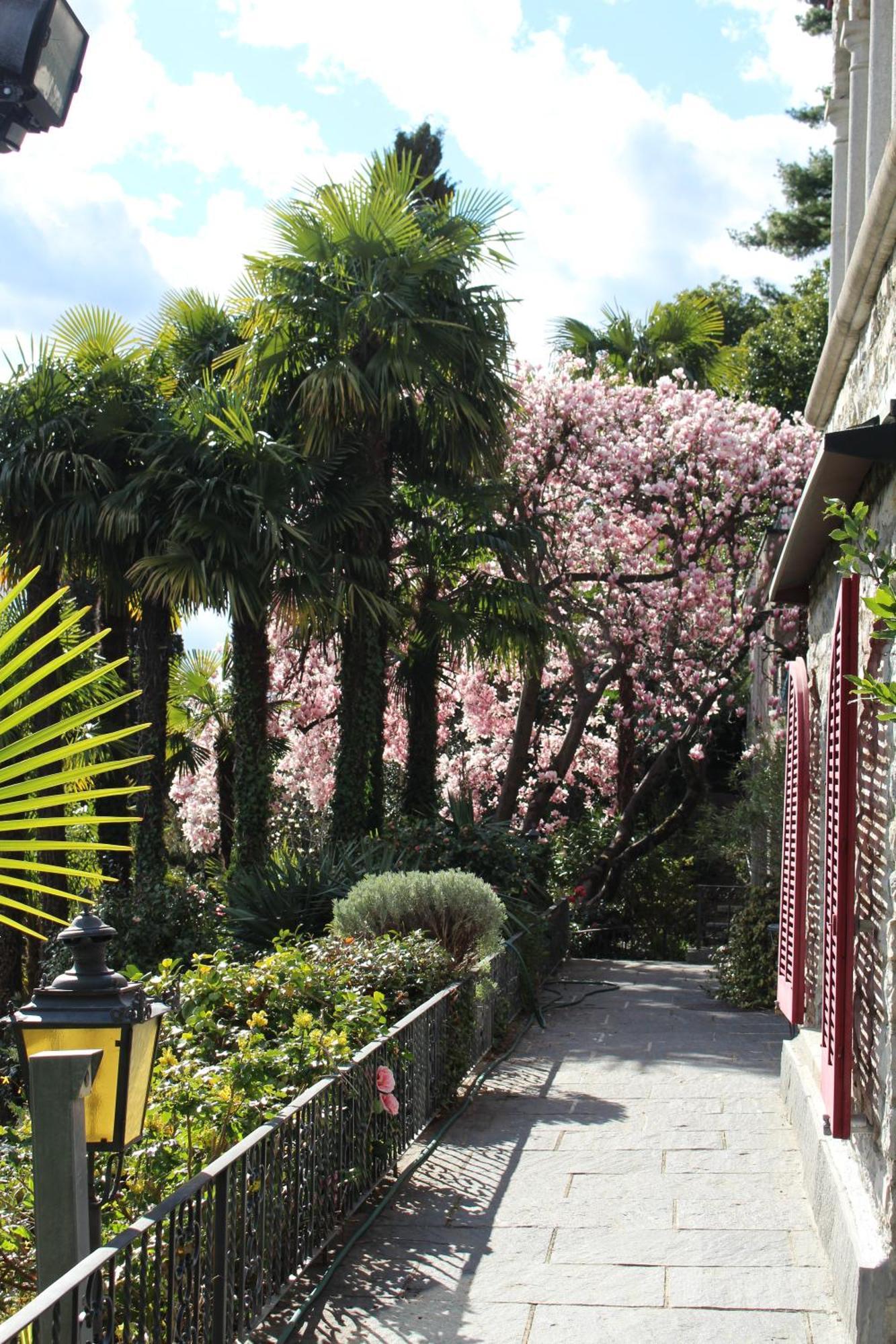 Barony Le Pergole Holiday Apartments Lugano Bagian luar foto